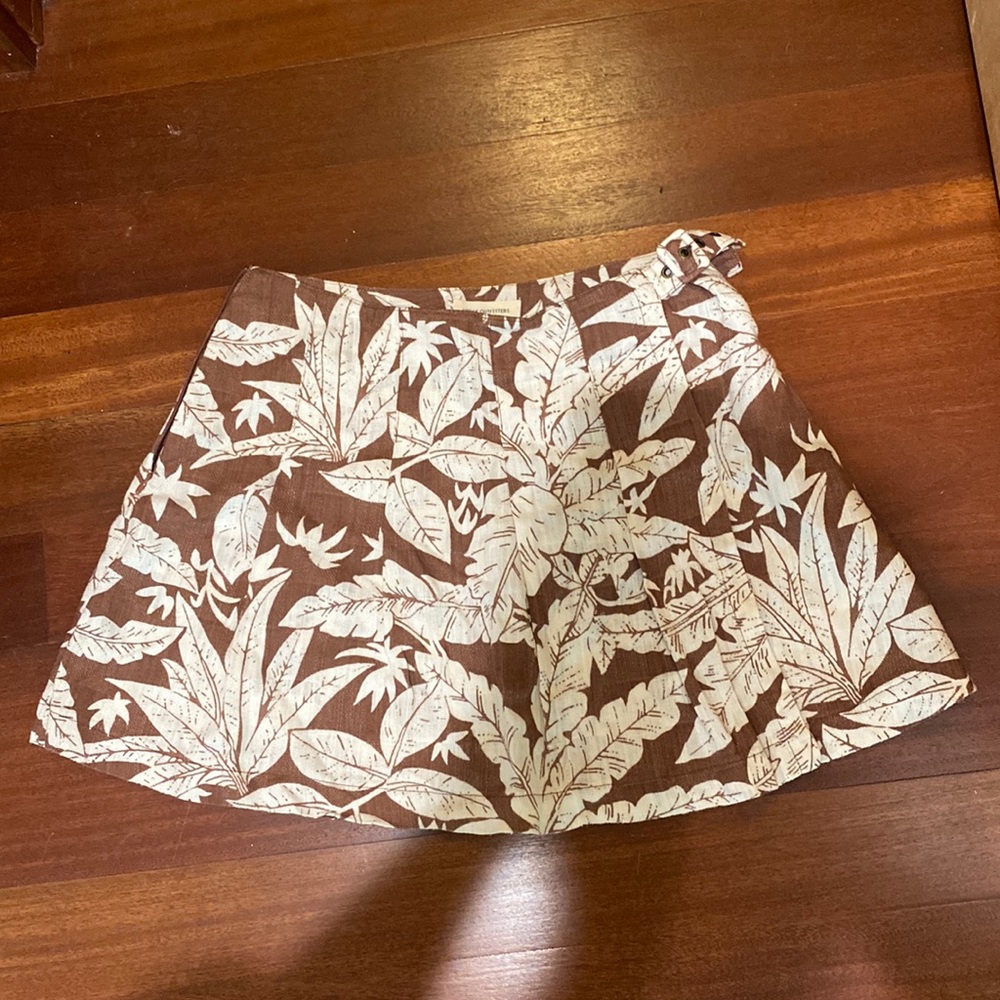 Great condition Urban Outfitters pleated skirt size M